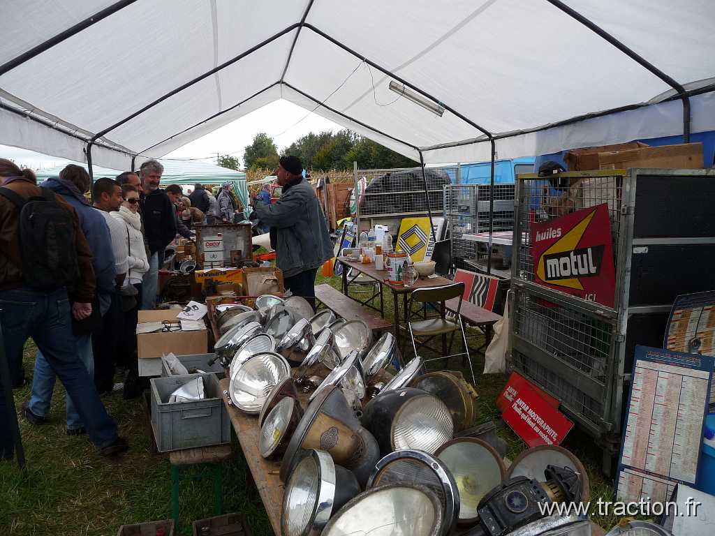 2010_Lipsheim (21).jpg - 26/09/2010 - 67640 LIPSHEIM29 me Bourse d'changeLe stand de Jean-Paul HOPPE